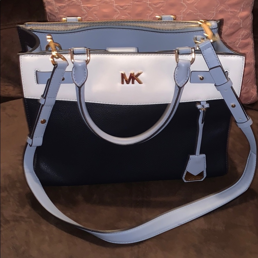 Micheal Kors satchel